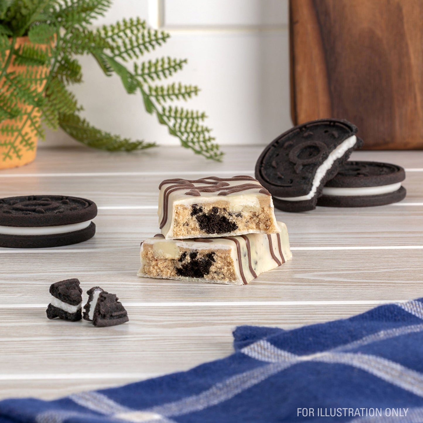dipped-cookies-and-cream-protein-bars-v6 15807_QN_USA_ProteinBar_CAC_InterimAssetUpdate_Digital-Dipped-ProductCarouselSet_Tabletop1.jpg